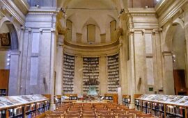 San Giorgio in Poggiale, la chiesa sconsacrata che è diventata una curiosa biblioteca