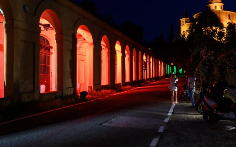 Bologna, “Luci a San Luca”: da oggi il progetto di Cesare Cremonini