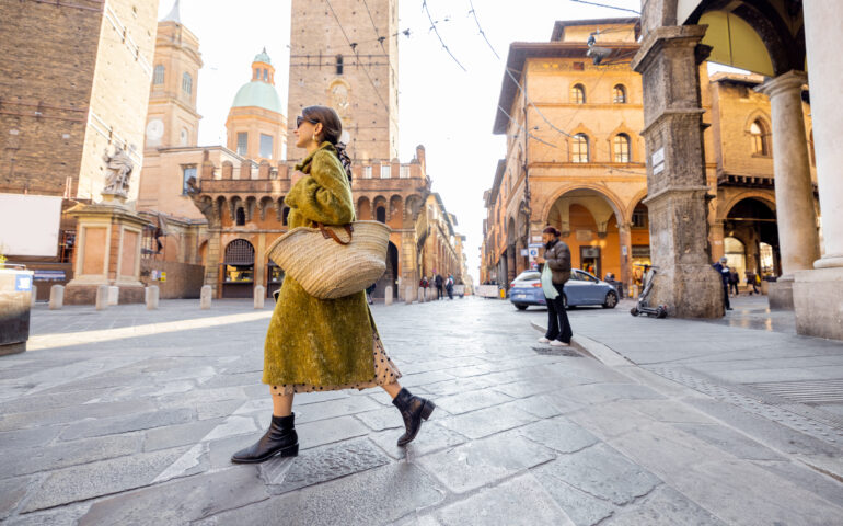 torri bologna envato centro città