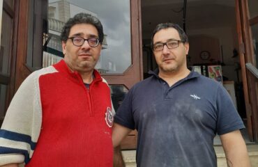 Cliente fisso non si presenta in ristorante, i titolari lo cercano a casa e lo salvano da un infarto