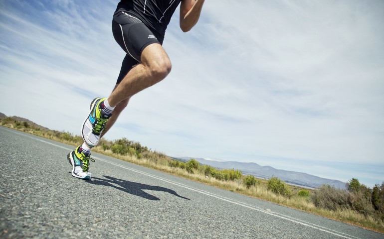 Stop ai runner lontano da casa, sì alla camminata genitore-figlio