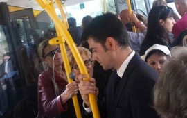 il sindaco Zedda sul bus