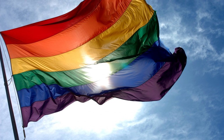 pride bandiera arcobaleno