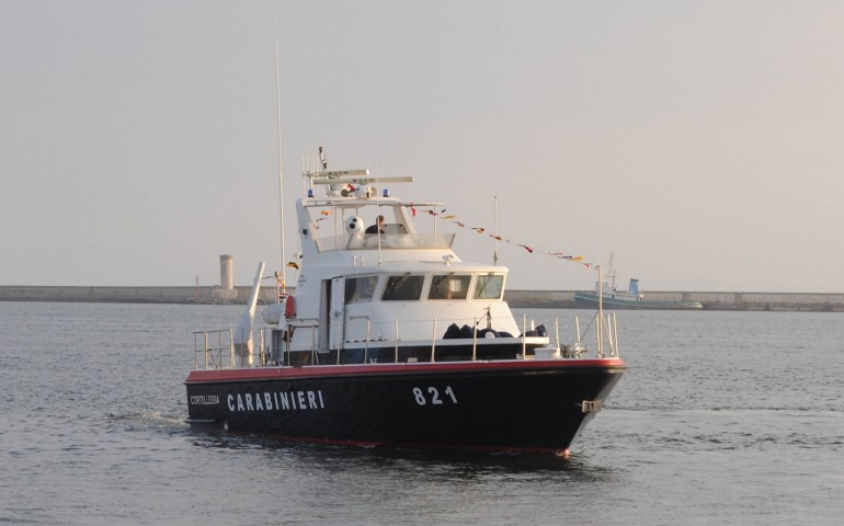 Vendeva ricci in cattivo stato di conservazione sul lungomare del Poetto. Disoccupato denunciato dai carabinieri