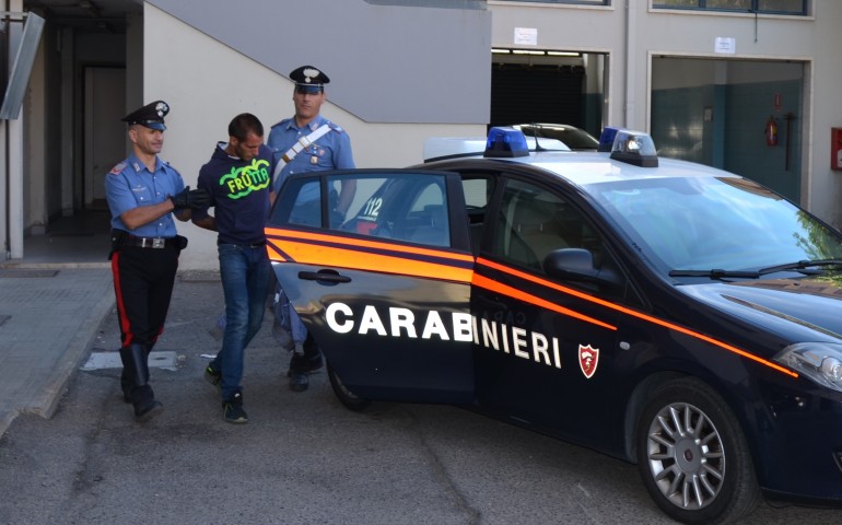 Scappa dai domiciliari e ruba nell’officina di Via Nuoro. In manette 27enne di Selargius