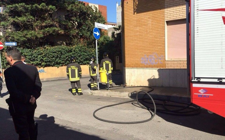 Rientra l’allarme a Monserrato. L’uomo che lanciava mattoni dal balcone si è consegnato ai carabinieri