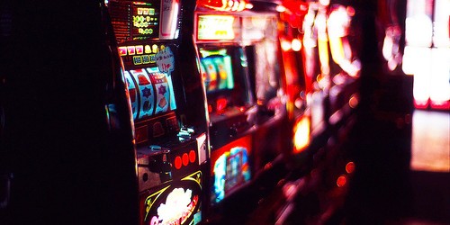 Pioggia di sanzioni e sequestri di slot machine irregolari a Cagliari, Sestu e Burcei