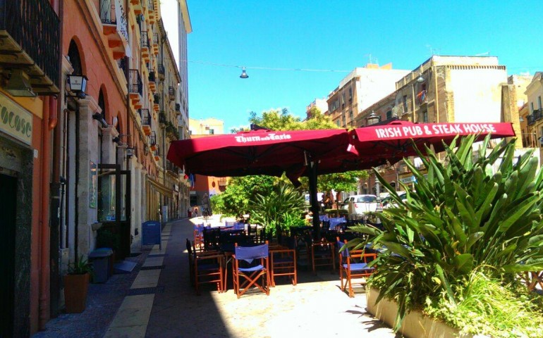 Cagliari. Insulti omofobi contro i clienti di un noto pub del centro