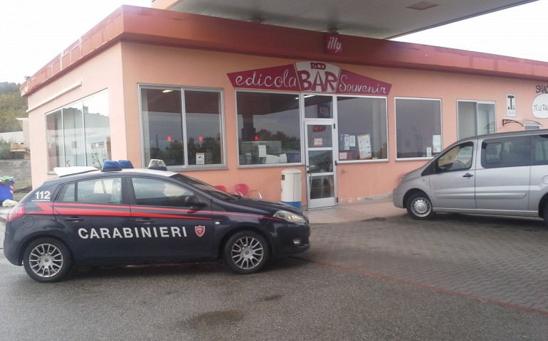 Donori. Con l’auto infrangono la vetrata del Bar Red per rubare i videopoker.