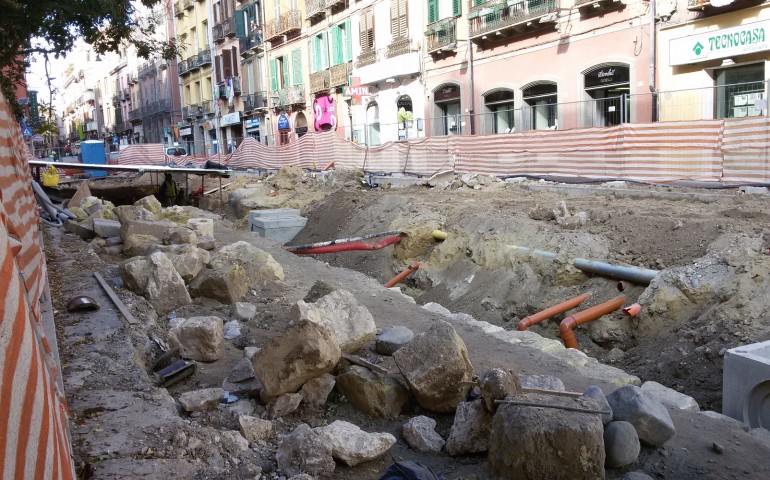 Corso Vittorio Emanuele, parla l’archeologo e tastierista dei Sikitikis Enrico Trudu.