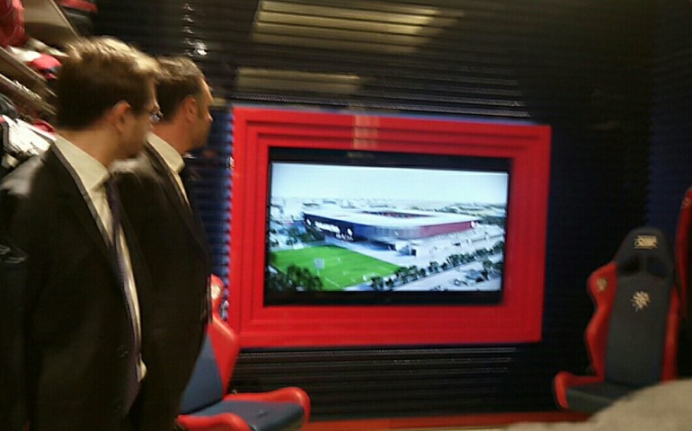 Presentato ai tifosi il nuovo stadio del Cagliari. “Ospiterà anche l’Europa League”