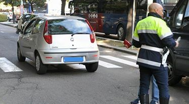 Cagliari, via Dante. Anziana travolta sulle strisce mentre attraversa la strada