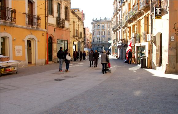 Cagliari. Musica e animazione, stasera è grande festa in via Garibaldi