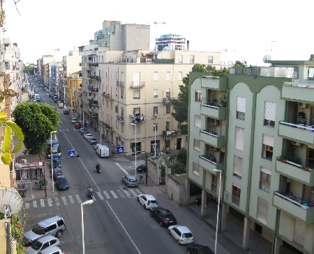 Tragedia in Viale Sant’Avendrace. 26enne muore cadendo da un palazzo