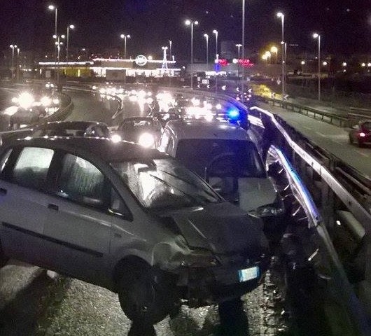 Cagliari. Scontro fra due auto sull’Asse Mediano, conducenti illesi