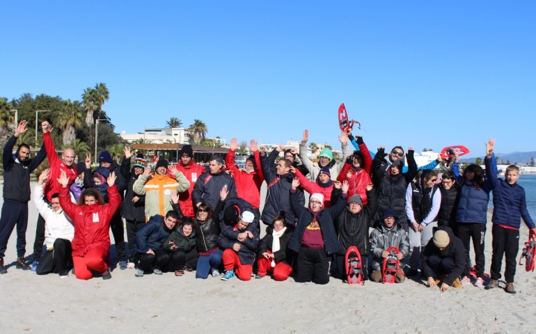 Atleti Special Olympics al Poetto in attesa dei Giochi di Bormio