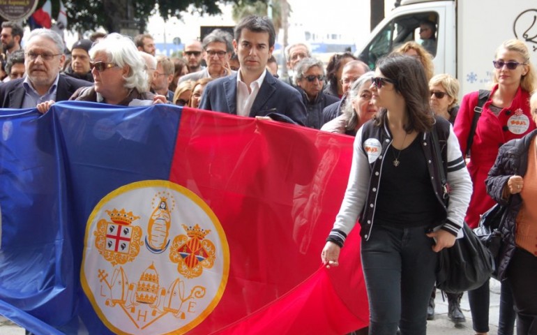 zedda e del zompo alla manifestazione per l'università