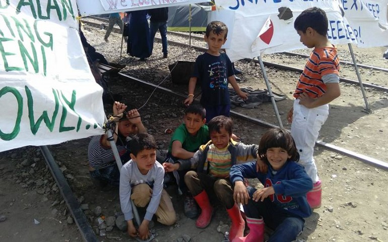 Vestiti, cibo e medicine per i profughi di Idomeni.L’iniziativa della pizzeria Nansen