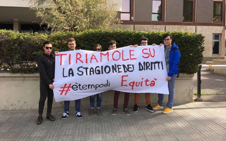 Cagliari. Universitari in lotta per l’ISEE: “La Regione si adegui alle soglie nazionali”