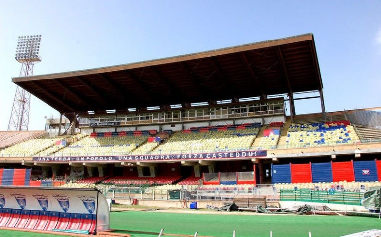 stadio cagliari ( http://www.comunecagliarinews.it)