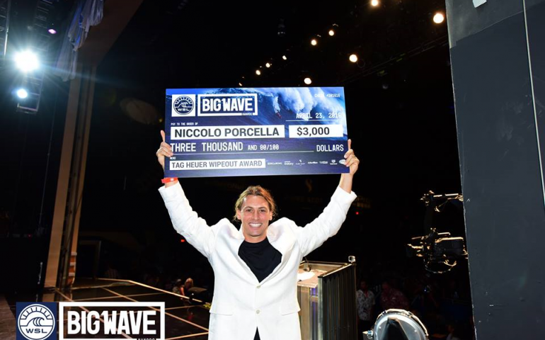 Big surf award: A Miami Niccolo Porcella vince il premio per il miglior wipeout
