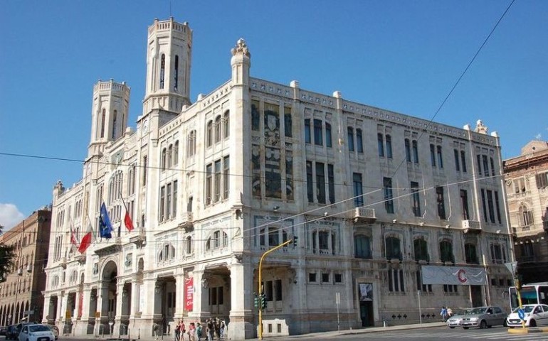 Il Palazzo Civico di via Roma