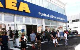 L'ingresso dell'Ikea (foto Alessandro Pigliacampo)