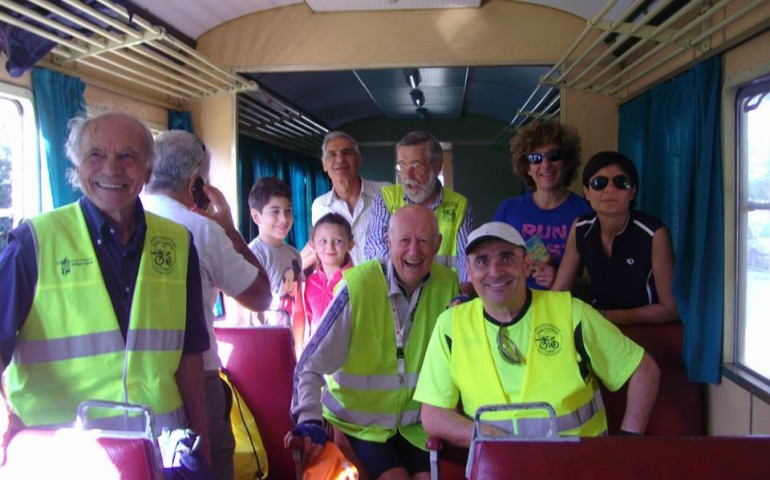 Ciclisti in treno