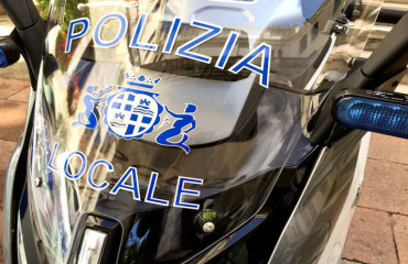 Una moto della polizia municipale di Cagliari