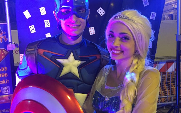 Capitan America con Elsa in corso Vittorio Emanuele II