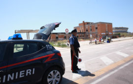 Carabinieri al Poetto (foto Alessandro Pigliacampo)