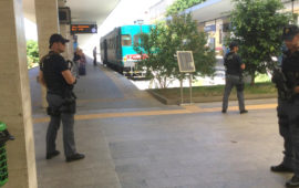 La polizia ferroviaria alla stazione di Cagliari