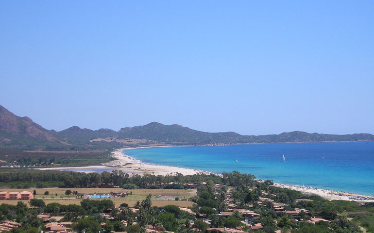Panorama di Costa Rei da via Bellavista (foto Wikipedia)