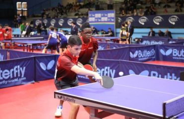 Una partita di tennistavolo con due giovani della Marcozzi