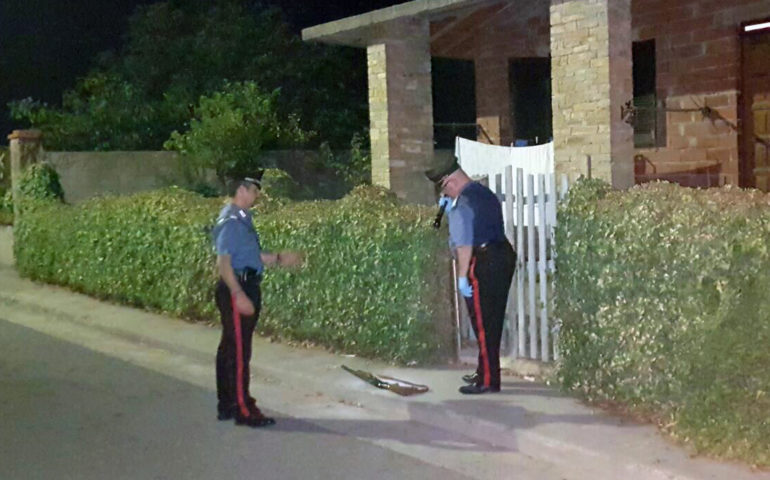 I carabinieri e il fucile del falegname