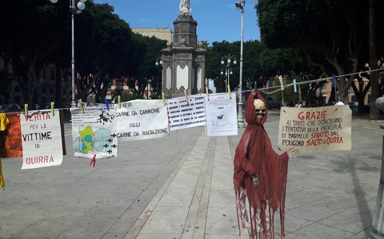 Presidio anti-militarista in Piazza del Carmine. “I nostri figli morti per l’uranio impoverito”