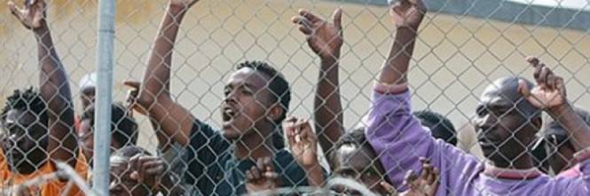 Disagi nei centri migranti in Sardegna: su 118 ispezioni, rilevate un centinaio di irregolarità
