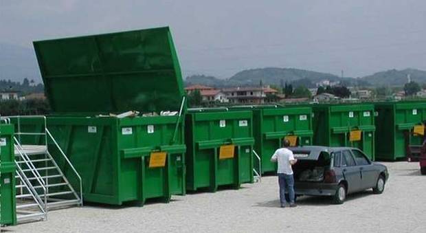 Scelti i luoghi dove sorgeranno due ecocentri in città: paura per la salute dei residenti