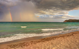 L'arcobaleno sul Poetto fotografato da Stefano Marrocu