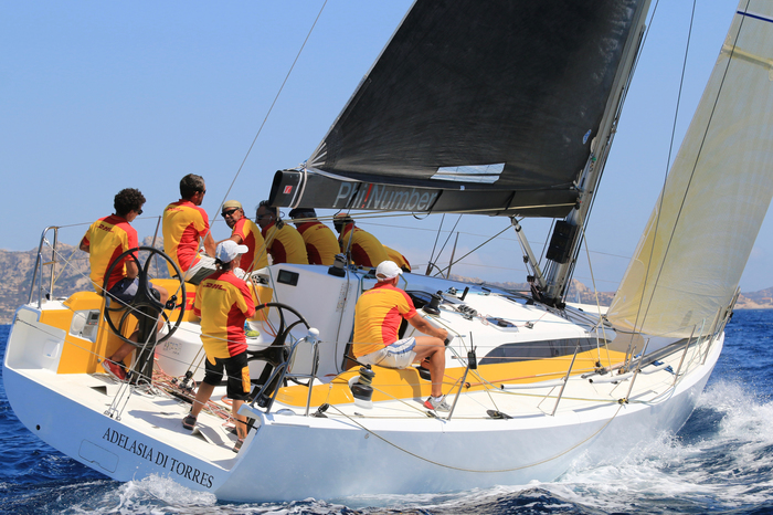 La regata della solidarietà: scatta la Round Sardinia Race di vela