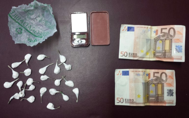 Dieci grammi di “coca” in tasca: in manette un quarantacinquenne