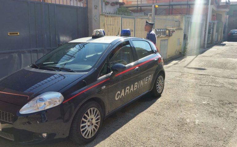 Ragazzi pestiferi nei guai per furto e possesso d’arma proibita ad Assemini