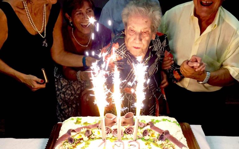 Sardegna longeva. Festeggiamenti a Cagliari per i 100 anni di Maria Pintus di Serramanna