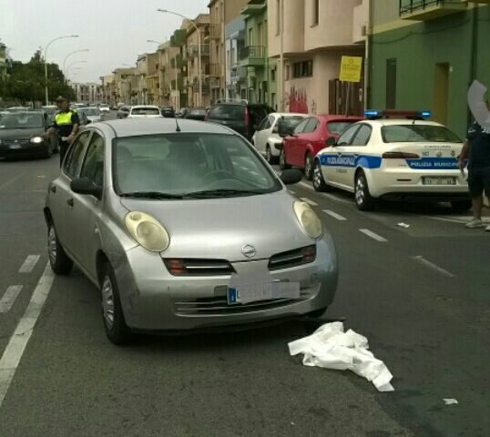 Nissan contro scooter: anziano in ospedale