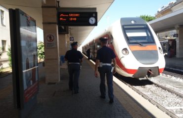 Polizia ferroviaria nella stazione di Cagliari