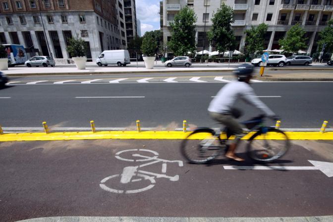 Piste ciclabili in via Is Mirrionis: la polemica arriva in Consiglio comunale