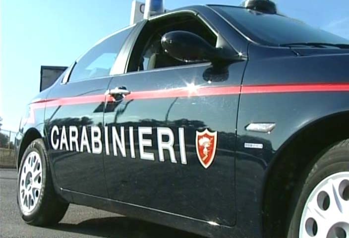 Furto aggravato su auto in sosta: ai domiciliari un pregiudicato di Cagliari