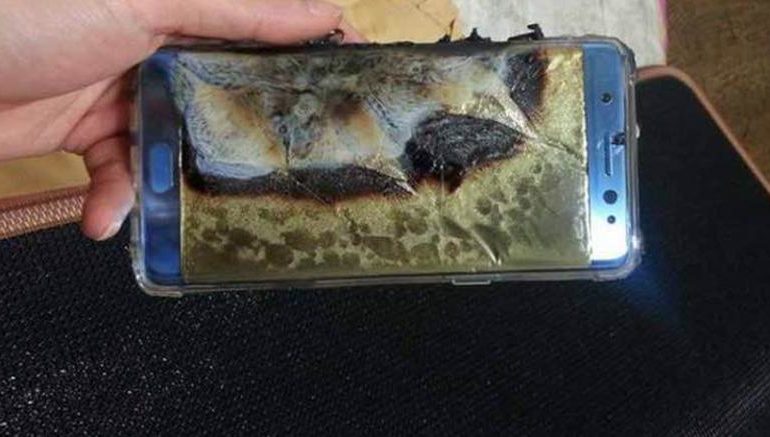 Stop ai telefonini “esplosivi”: anche Meridiana vieta i Samsung Galaxy Note 7 sugli aerei