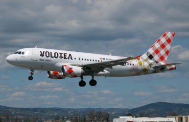 volotea_airbus_a319-112_ei-fmt