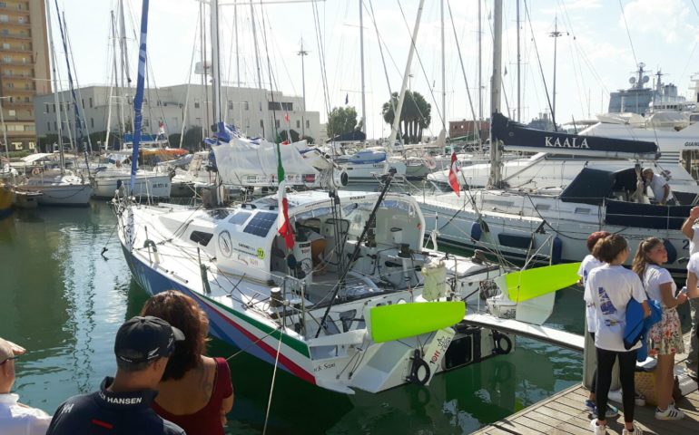 Gaetano Mura inizia il giro del mondo in barca a vela: ecco il video della partenza